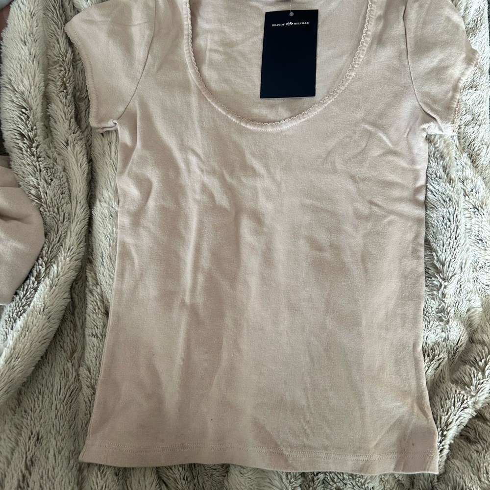brandy melville baby tee